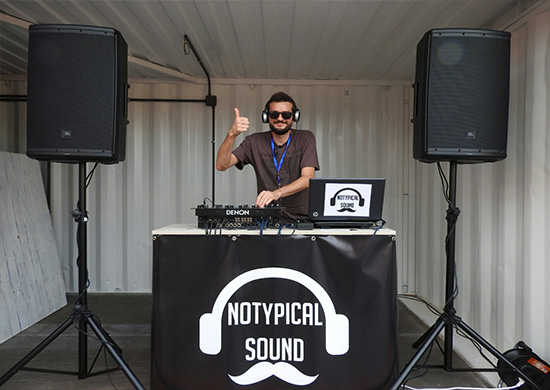 Cabinas DJ‎  No Typical Sound